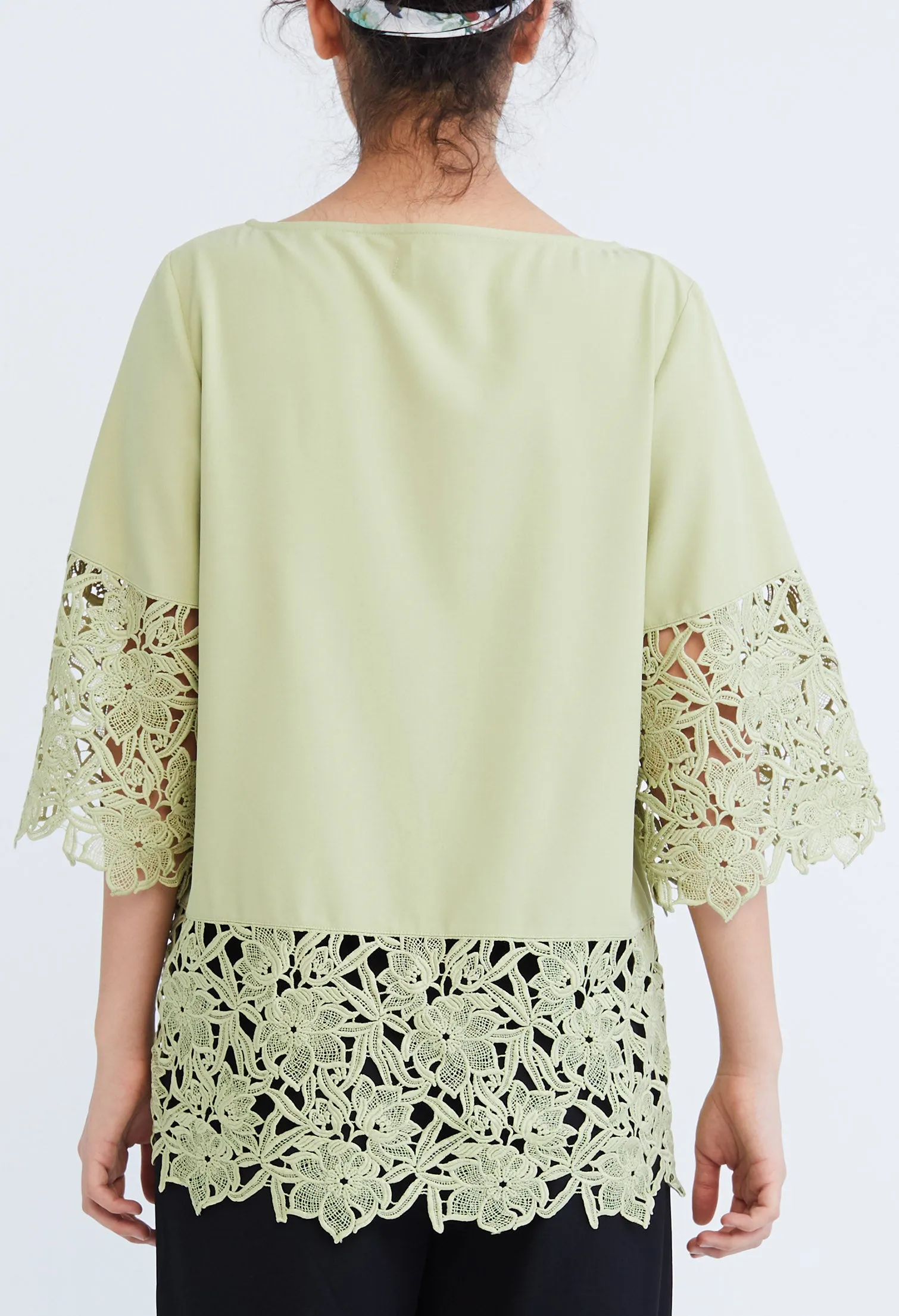 Peekaboo Guipure Lace Hemmed Blouse