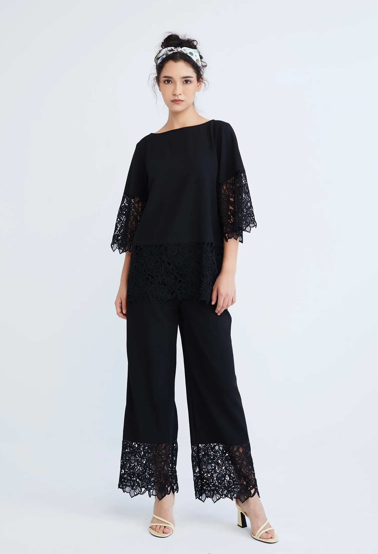 Peekaboo Guipure Lace Hemmed Blouse