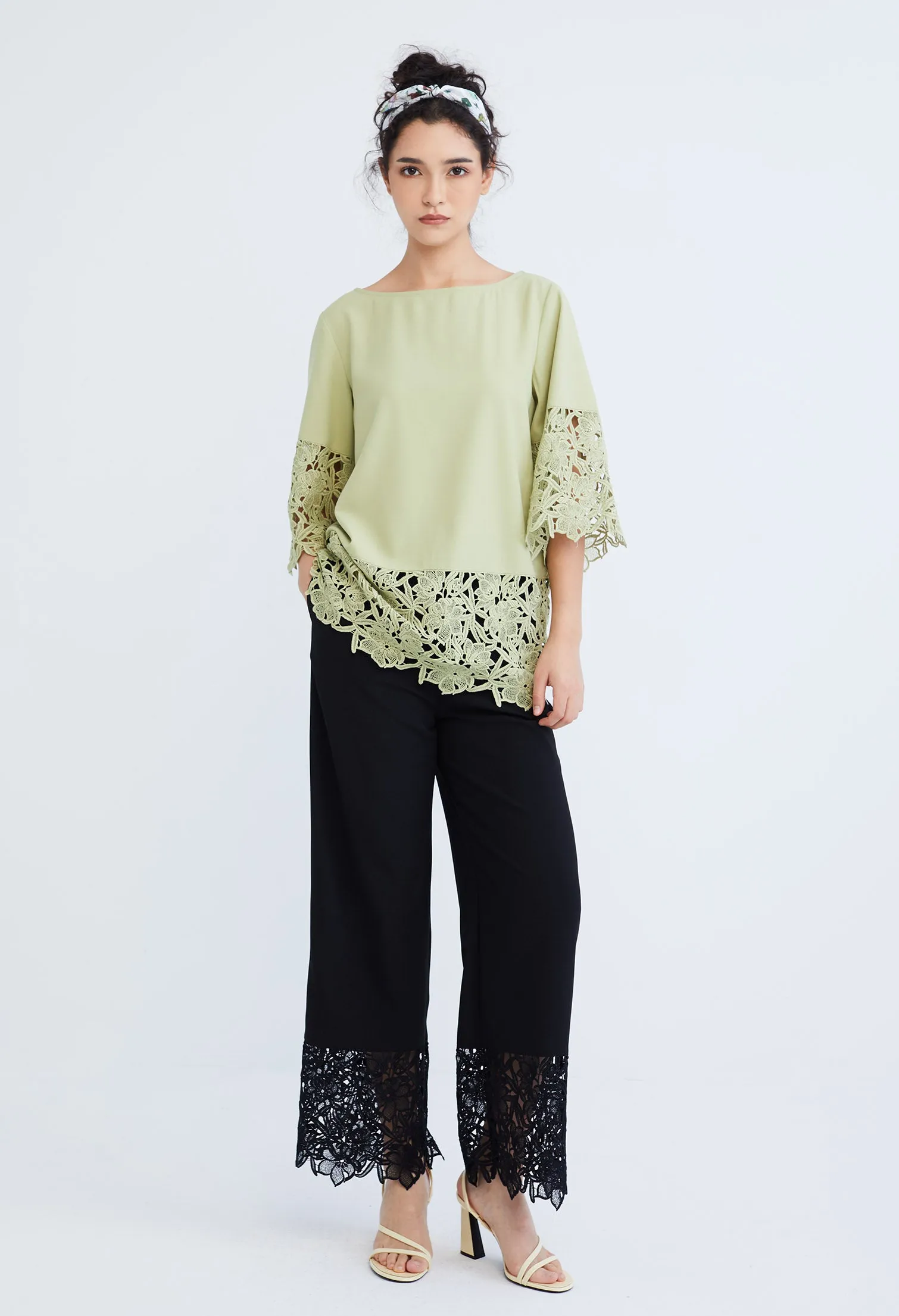 Peekaboo Guipure Lace Hemmed Blouse